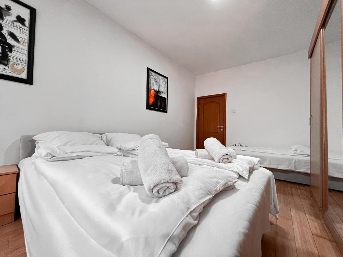 Stan Na Dan Sebastijan Apartment Banja Luka Exterior photo